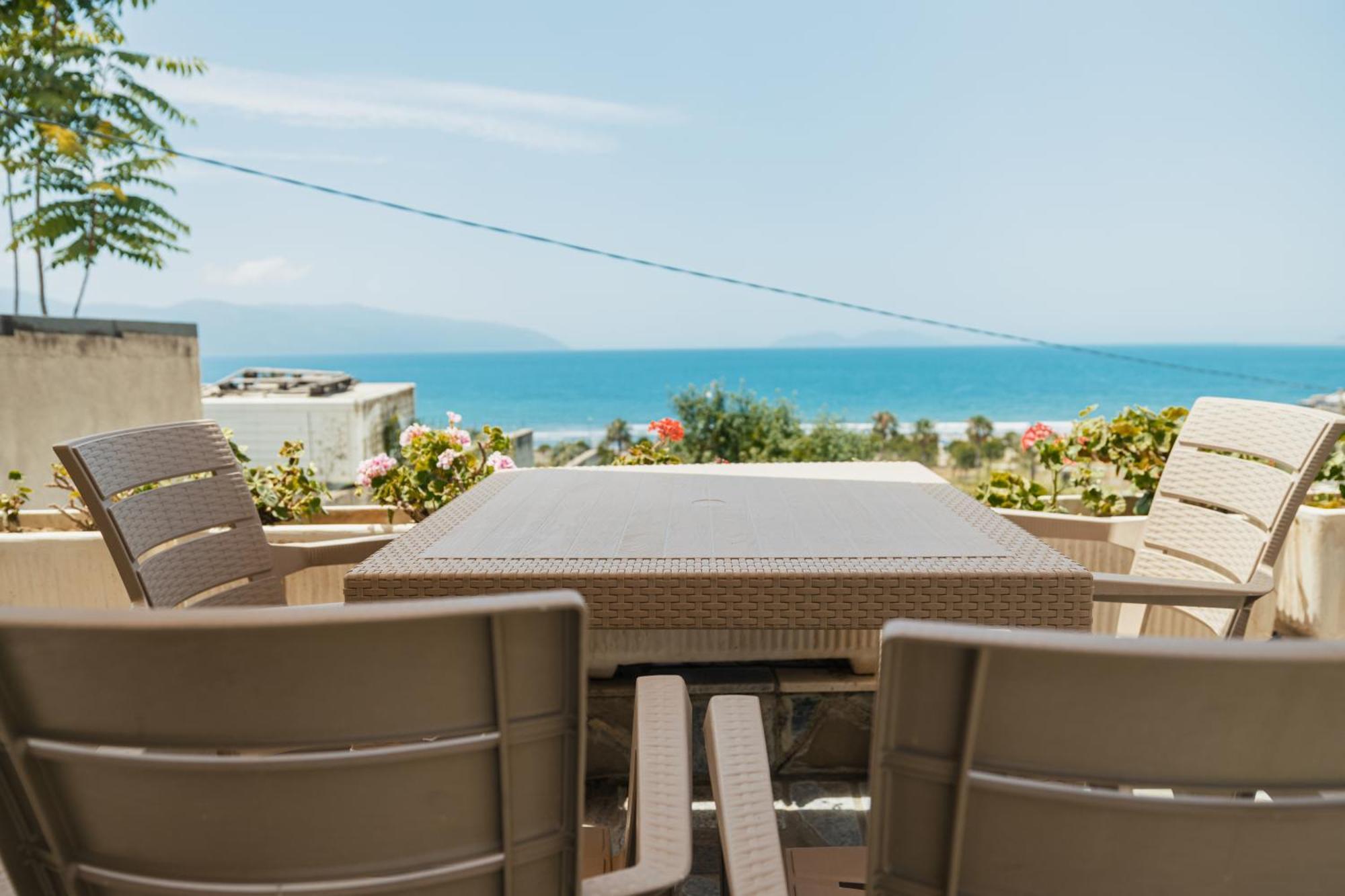 Voyage Villa Vlorë Buitenkant foto