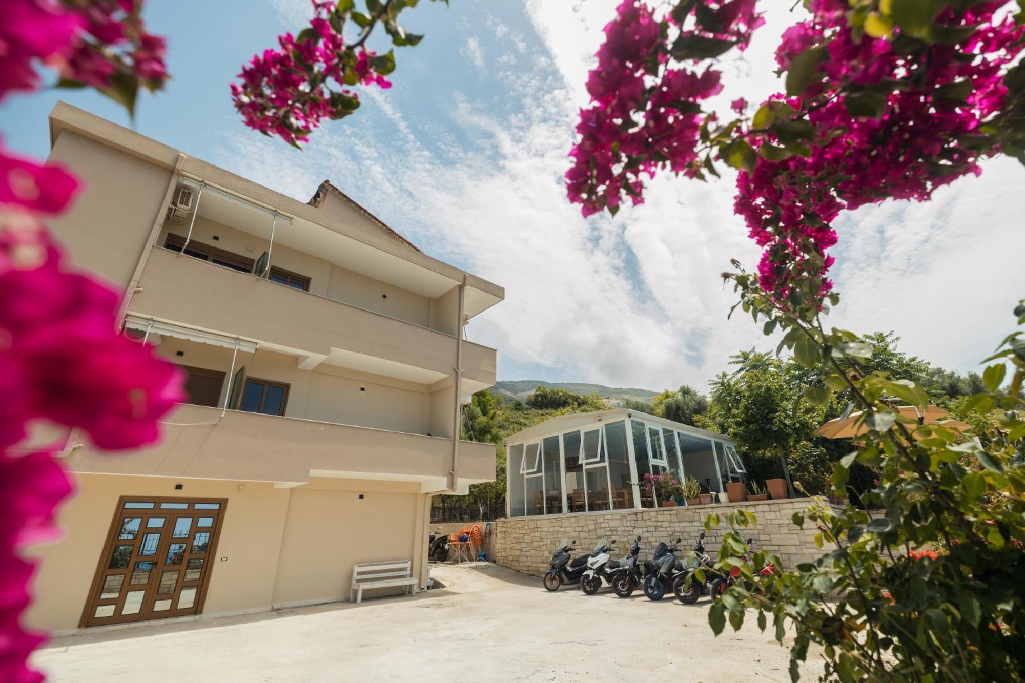 Voyage Villa Vlorë Buitenkant foto