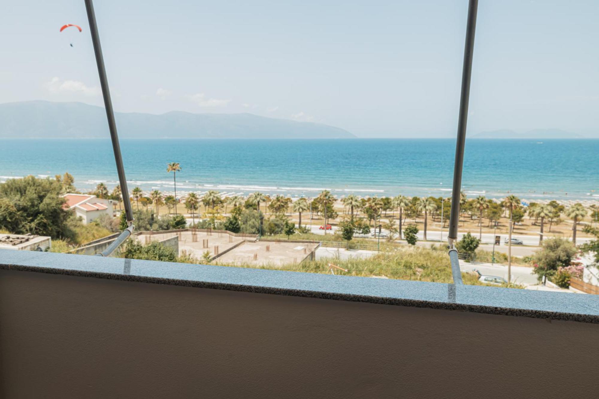 Voyage Villa Vlorë Buitenkant foto
