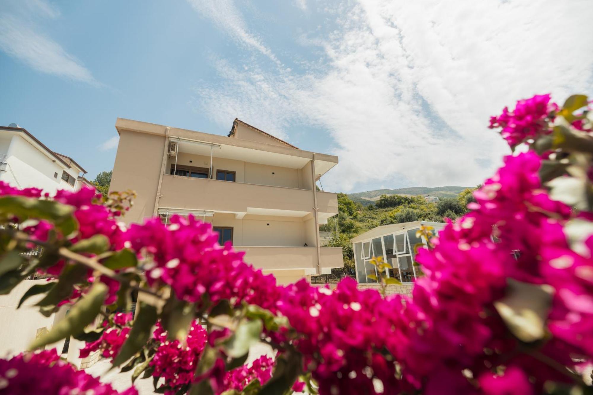 Voyage Villa Vlorë Buitenkant foto