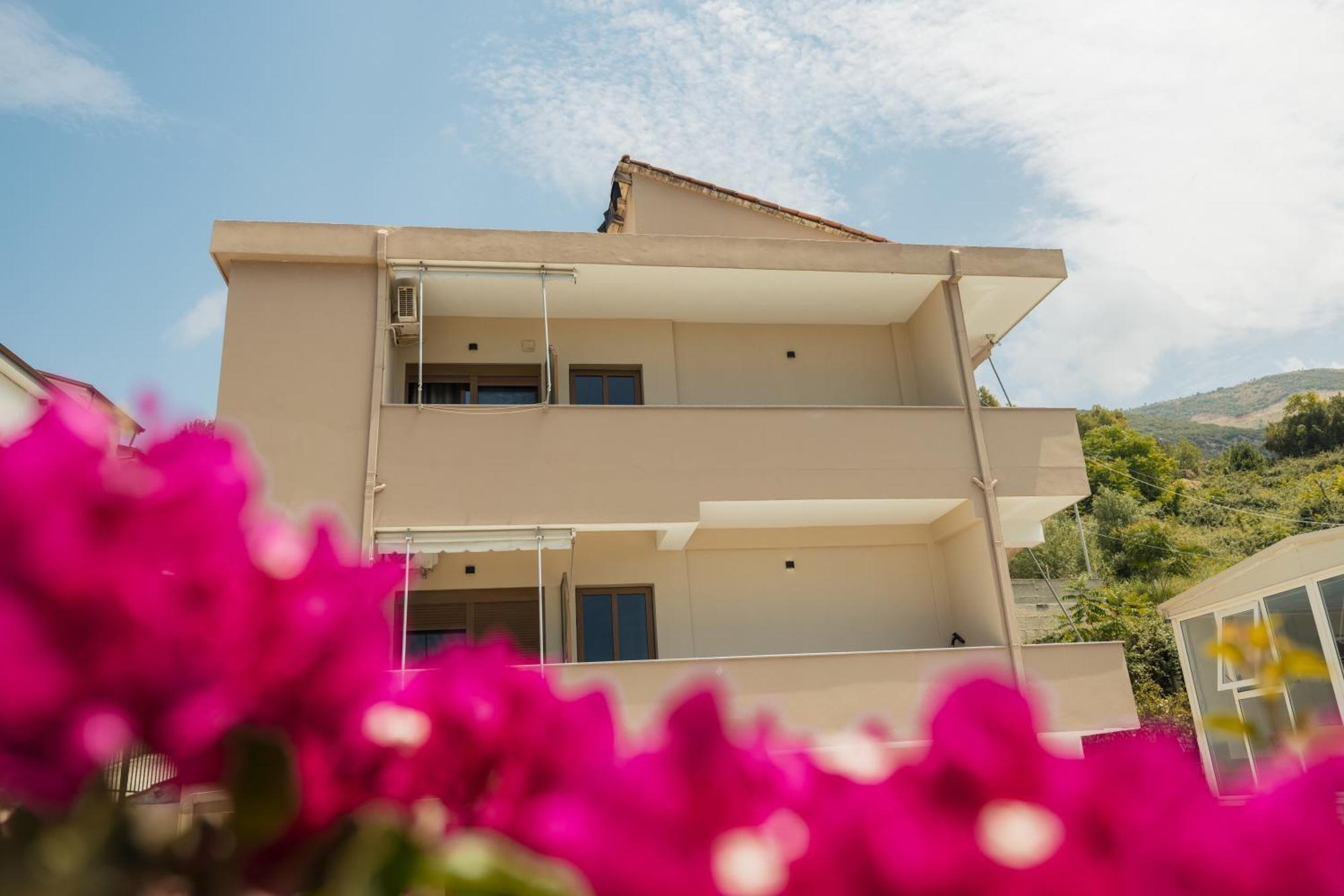 Voyage Villa Vlorë Buitenkant foto