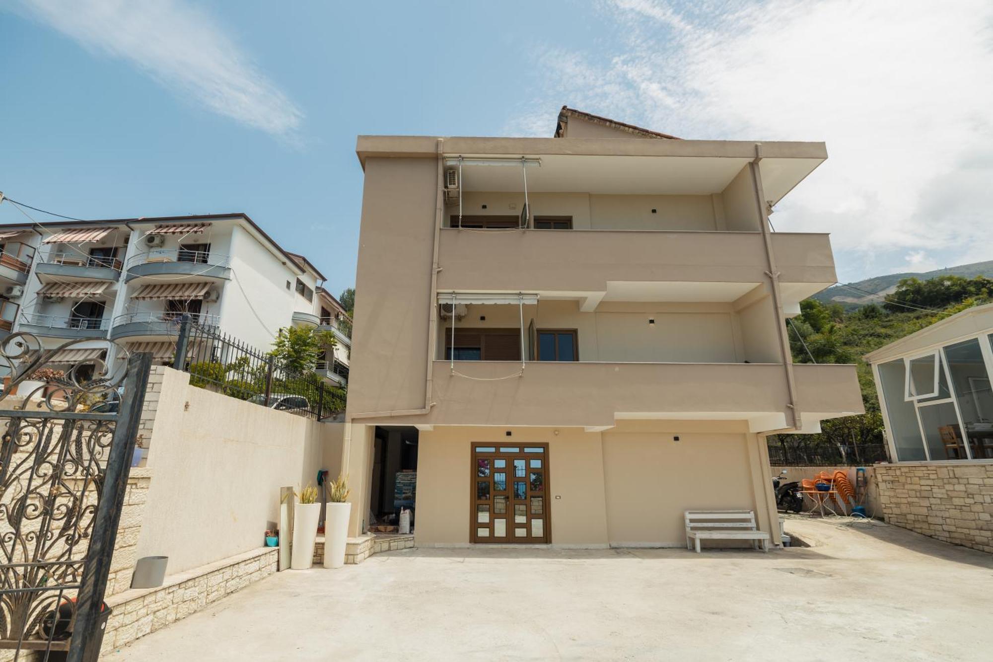 Voyage Villa Vlorë Buitenkant foto